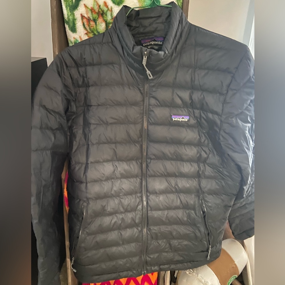 Mens Patagonia puffer jacket. Size Medium.
